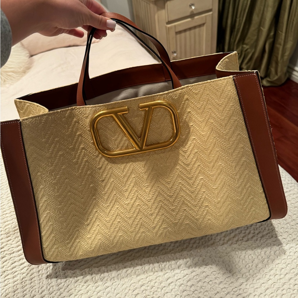 Valentino Garavani wicker tote - Picture 8 of 8
